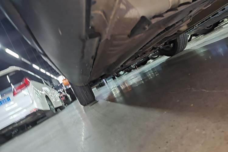 Used Kia kx1 Stonic 2021 1.4L CVT Fun Edition Left Side Sill