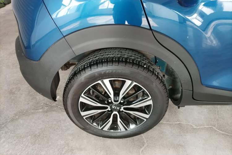 Used Kia kx1 Stonic 2021 1.4L Automatic Fun Edition Right Rear Wheel Hub
