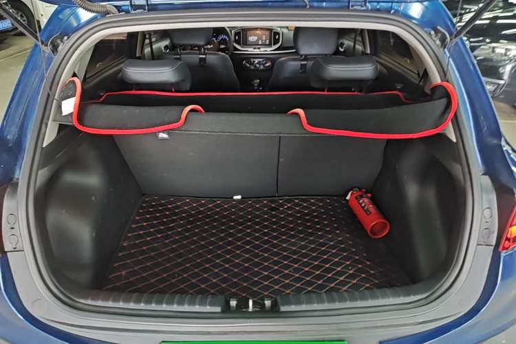 Used Kia kx1 Stonic 2021 1.4L CVT Fun Edition Trunk