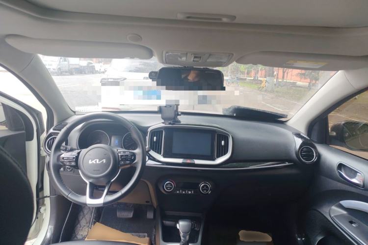Used Kia kx1 Stonic 2021 1.4L CVT Fun & Sunroof Model Center Console