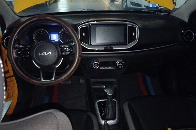 Used Kia kx1 Stonic 2021 1.4L CVT Sunroof Model Center Console