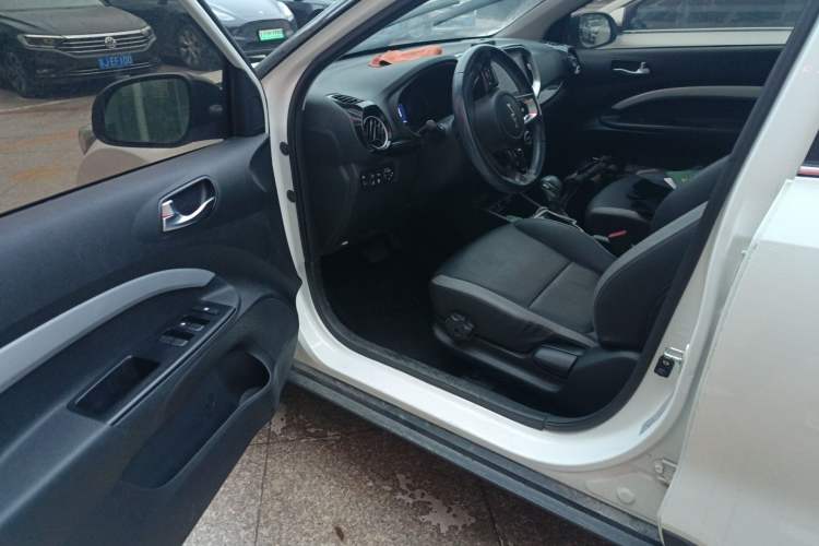 Used Kia kx1 Stonic 2021 1.4L CVT Sunroof Model Driver Seat