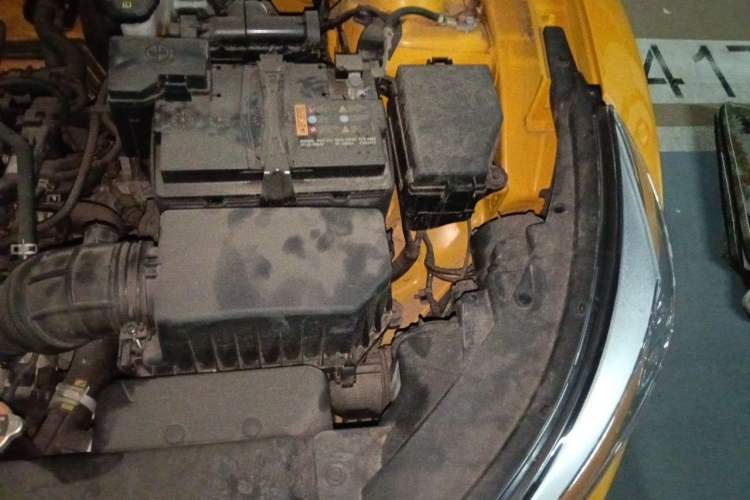 Used Kia kx1 Stonic 2021 1.4L CVT Sunroof Model Engine Bay Left
