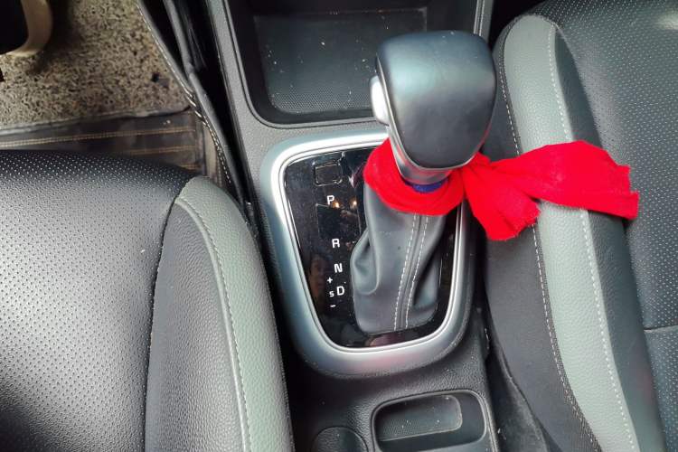 Used Kia kx1 Stonic 2021 1.4L CVT Sunroof Model Gear Lever