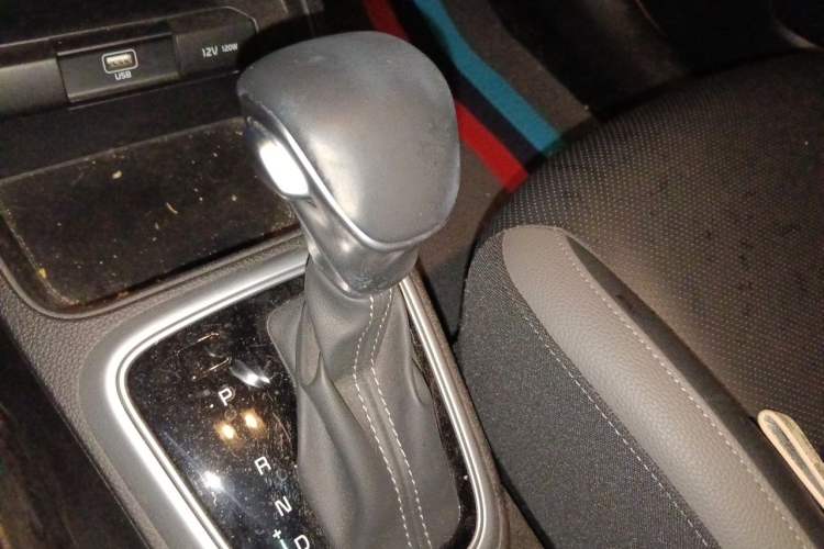 Used Kia kx1 Stonic 2021 1.4L CVT Sunroof Model Gear Lever