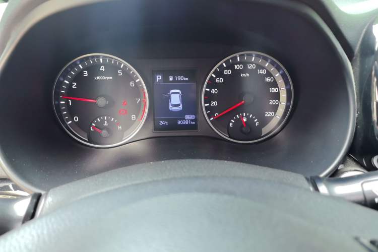 Used Kia kx1 Stonic 2021 1.4L CVT Sunroof Model Odometer Close Up