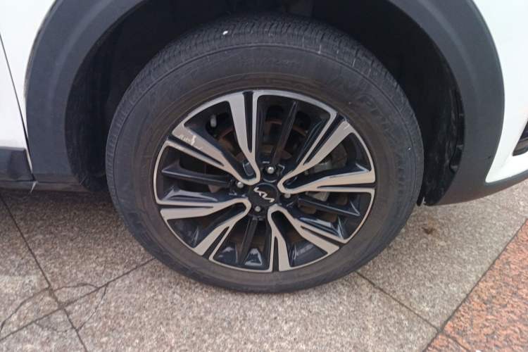 Used Kia kx1 Stonic 2021 1.4L CVT Sunroof Model Right Front Wheel Hub