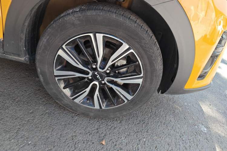 Used Kia kx1 Stonic 2021 1.4L CVT Sunroof Model Right Front Wheel Hub