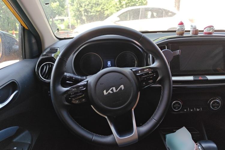 Used Kia kx1 Stonic 2021 1.4L CVT Sunroof Model Steering Wheel