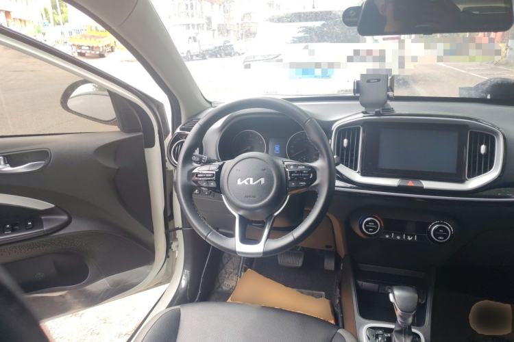 Used Kia kx1 Stonic 2021 1.4L CVT Fun & Sunroof Model Steering Wheel