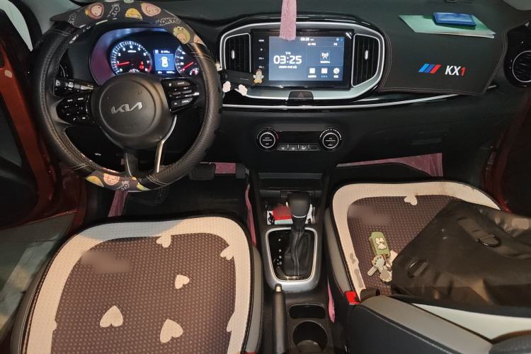 Used Kia kx1 Stonic 2021 1.4L CVT Sunroof Model Center Console