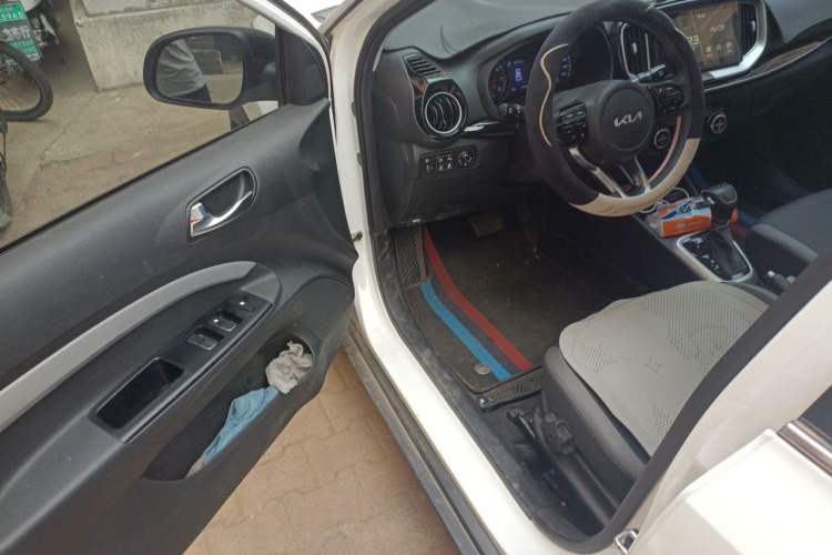 Used Kia kx1 Stonic 2021 1.4L CVT Sunroof Model Driver Seat