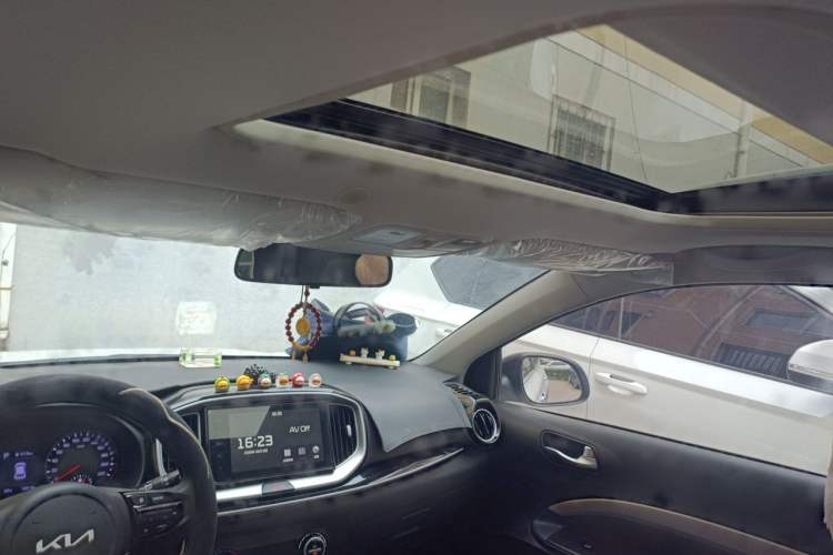 Used Kia kx1 Stonic 2021 1.4L CVT Sunroof Model Headliner