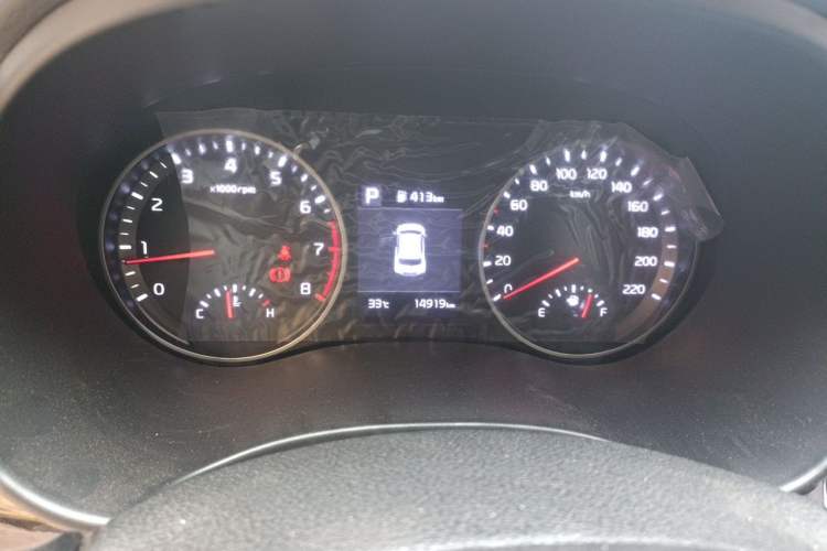 Used Kia kx1 Stonic 2021 1.4L CVT Sunroof Model Odometer Close Up