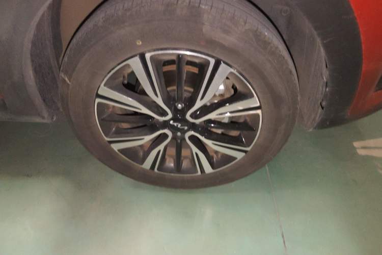 Used Kia kx1 Stonic 2021 1.4L CVT Sunroof Model Right Front Wheel Hub