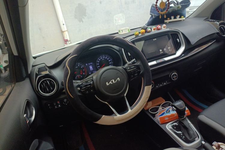 Used Kia kx1 Stonic 2021 1.4L CVT Sunroof Model Steering Wheel