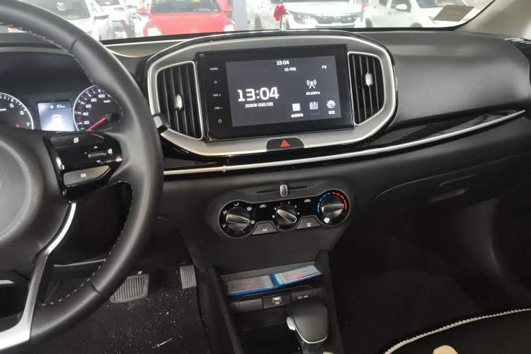 Used Kia kx1 Stonic 2021 1.4L CVT Fun Edition Audio And AC Panel