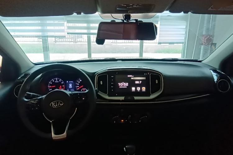 Used Kia kx1 Stonic 2021 1.4L Automatic Fun Edition Center Console