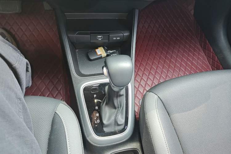 Used Kia kx1 Stonic 2021 1.4L CVT Fun Edition Gear Lever