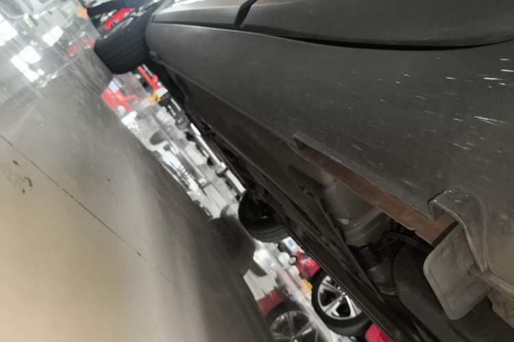 Used Kia kx1 Stonic 2021 1.4L CVT Fun Edition Left Side Sill