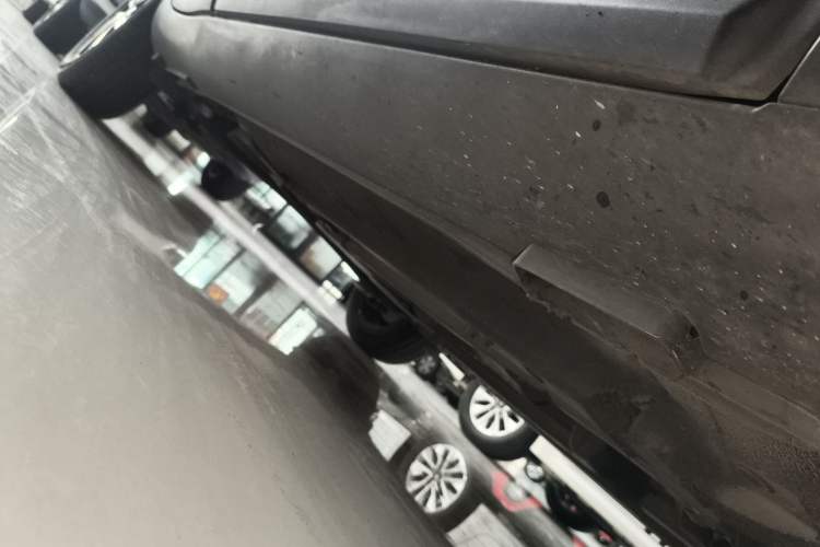 Used Kia kx1 Stonic 2021 1.4L CVT Fun Edition Right Side Sill