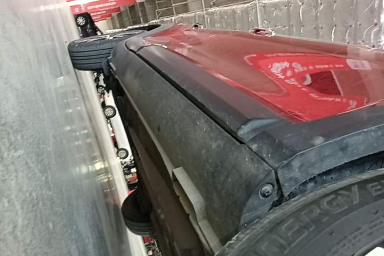 Used Kia kx1 Stonic 2021 1.4L Automatic Fun Edition Right Side Sill