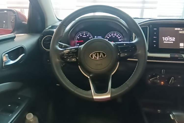 Used Kia kx1 Stonic 2021 1.4L Automatic Fun Edition Steering Wheel