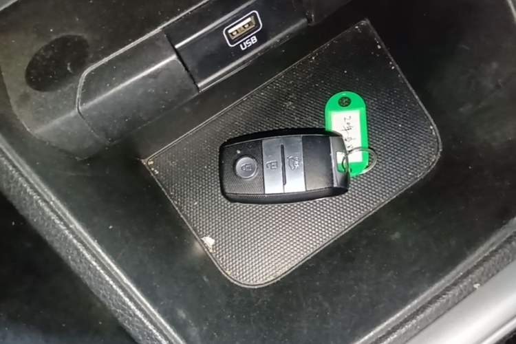 Used Kia kx1 Stonic 2021 1.4L Automatic Fun Edition Vehicle Key