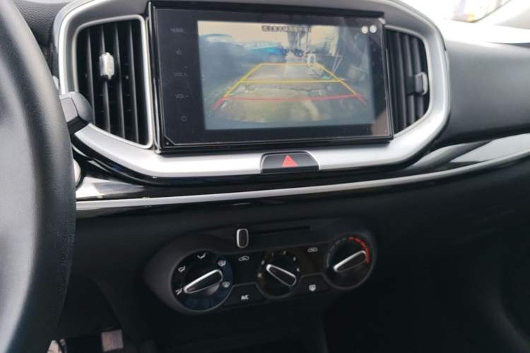 Used Kia kx1 Stonic 2021 1.4L CVT Fun Edition Audio And AC Panel