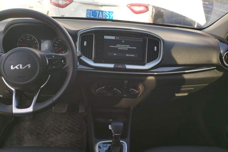Used Kia kx1 Stonic 2021 1.4L CVT Fun Edition Audio And AC Panel