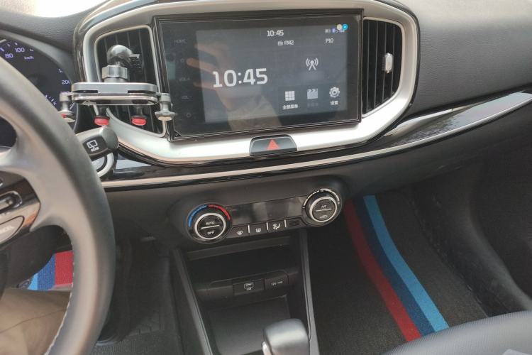 Used Kia kx1 Stonic 2021 1.4L CVT Fun & Sunroof Model Audio And AC Panel