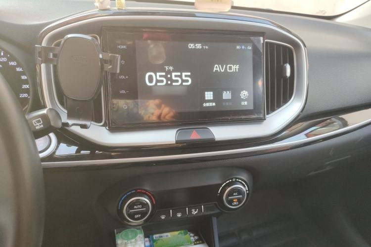 Used Kia kx1 Stonic 2021 1.4L CVT Fun & Sunroof Model Audio And AC Panel