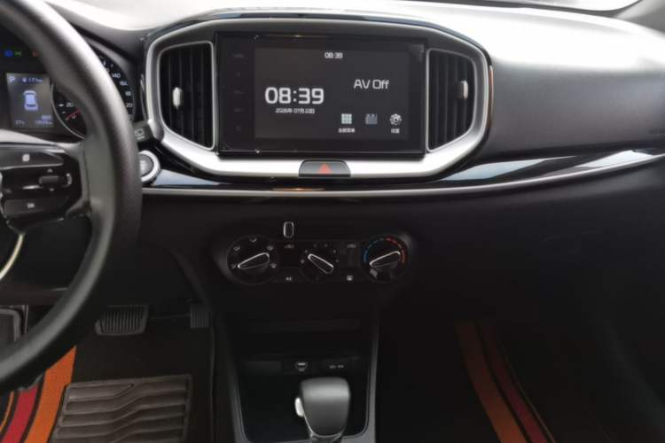 Used Kia kx1 Stonic 2021 1.4L CVT Fun Edition Audio And AC Panel