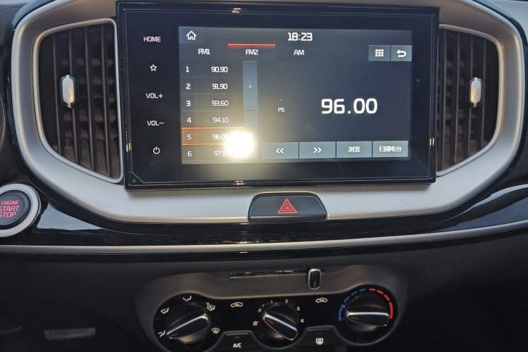 Used Kia kx1 Stonic 2021 1.4L CVT Fun Edition Audio And AC Panel