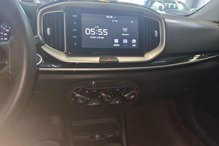 Used Kia kx1 Stonic 2021 1.4L CVT Fun Edition Audio And AC Panel