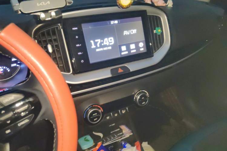 Used Kia kx1 Stonic 2021 1.4L CVT Fun & Sunroof Model Audio And AC Panel