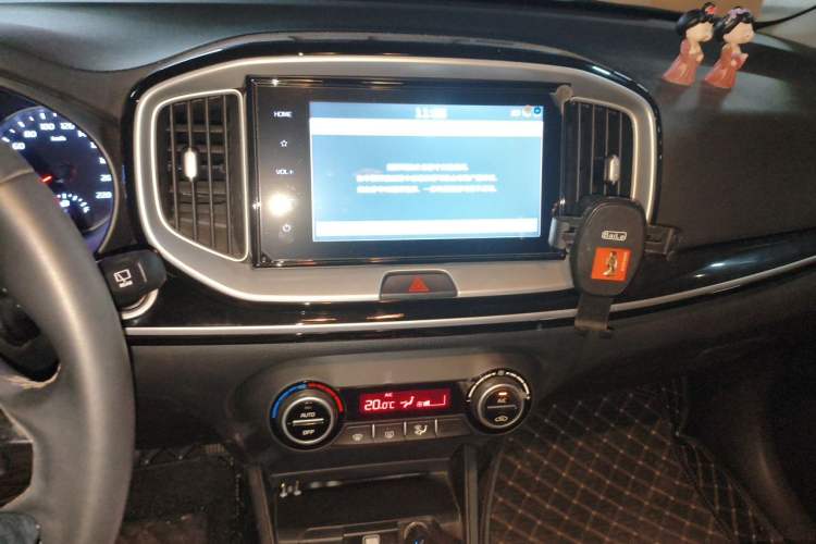 Used Kia kx1 Stonic 2021 1.4L Automatic Fun & Sport Edition Audio And AC Panel