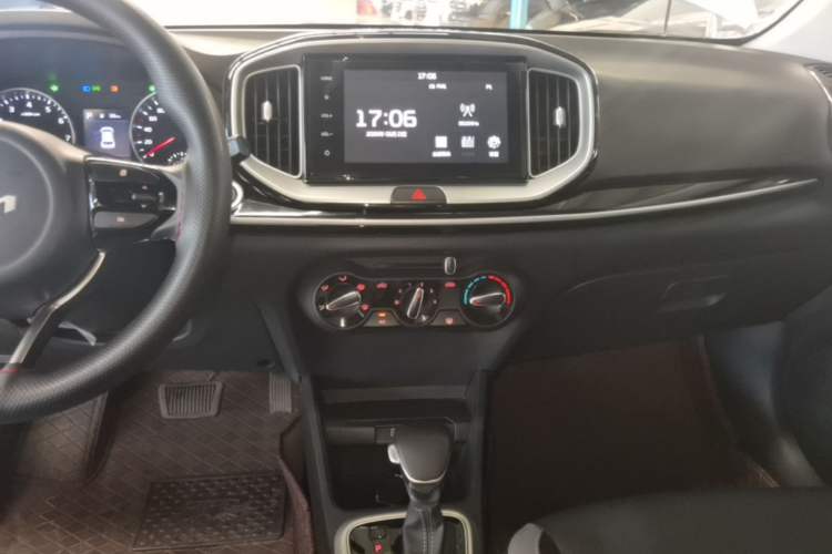 Used Kia kx1 Stonic 2021 1.4L CVT Fun Edition Audio And AC Panel