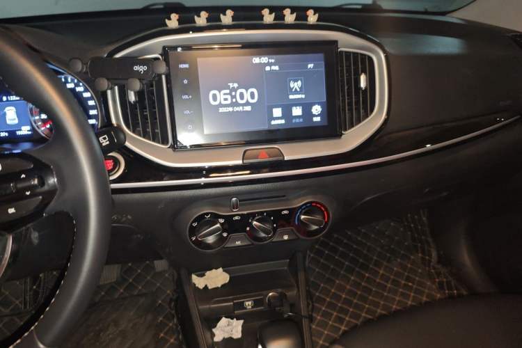 Used Kia kx1 Stonic 2021 1.4L CVT Fun Edition Audio And AC Panel
