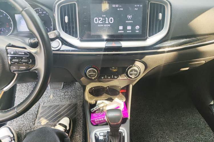 Used Kia kx1 Stonic 2021 1.4L CVT Fun & Sunroof Model Audio And AC Panel