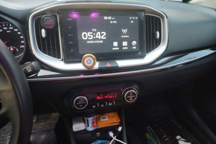 Used Kia kx1 Stonic 2021 1.4L CVT Fun & Sunroof Model Audio And AC Panel