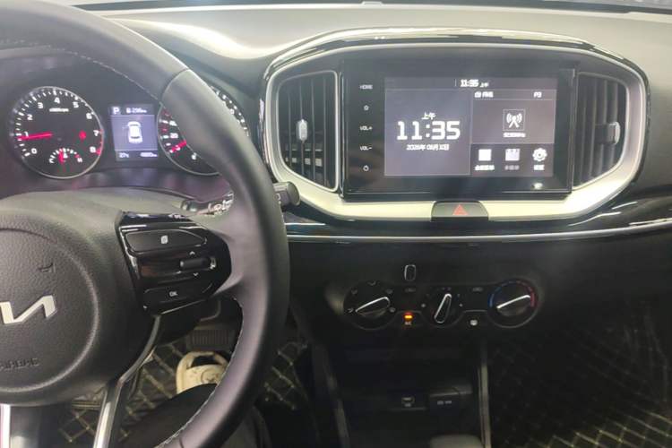 Used Kia kx1 Stonic 2021 1.4L CVT Fun Edition Audio And AC Panel