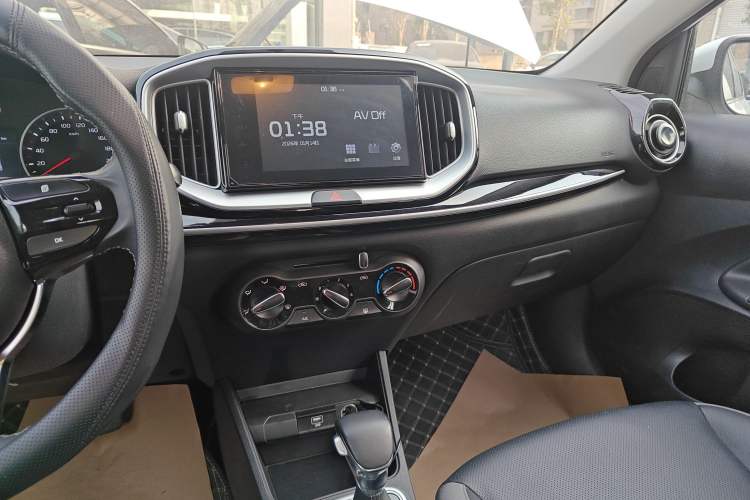Used Kia kx1 Stonic 2021 1.4L CVT Fun Edition Audio And AC Panel