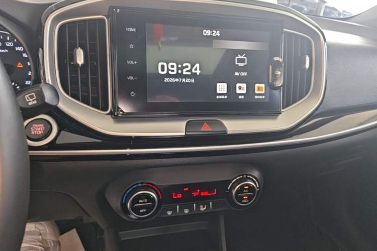 Used Kia kx1 Stonic 2021 1.4L Automatic Fun & Sport Edition Audio And AC Panel