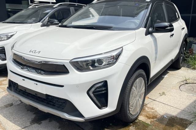 Used Kia kx1 Stonic 2021 1.4L CVT Sunroof Model