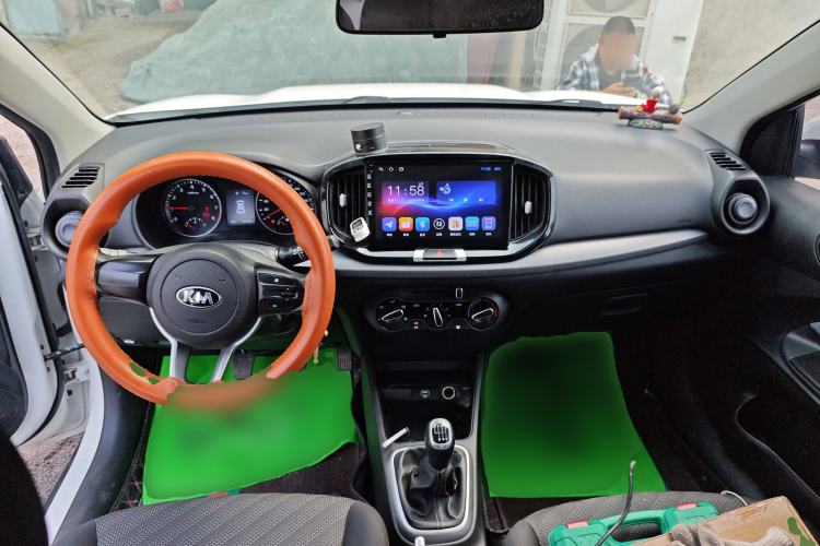 Used Kia kx1 Stonic 2021 1.4L Manual Fun Edition Center Console
