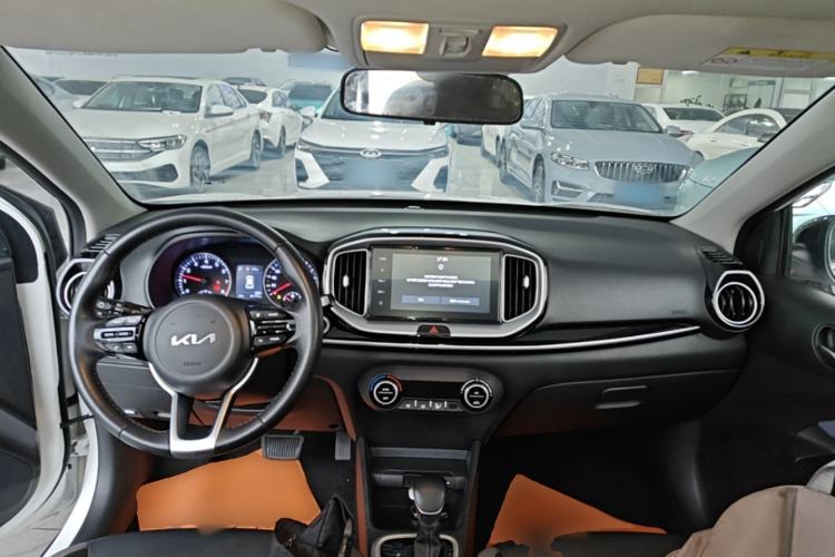 Used Kia kx1 Stonic 2021 1.4L CVT Sunroof Model Center Console