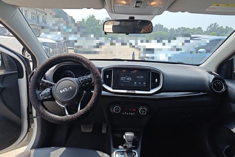 Used Kia kx1 Stonic 2021 1.4L CVT Sunroof Model Center Console
