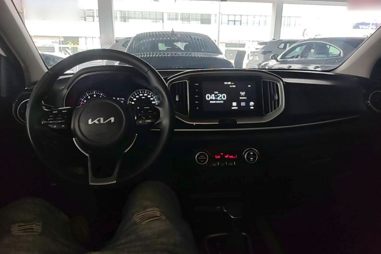 Used Kia kx1 Stonic 2021 1.4L CVT Sunroof Model Center Console