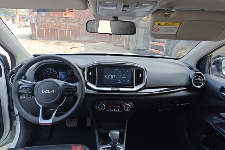 Used Kia kx1 Stonic 2021 1.4L CVT Sunroof Model Center Console